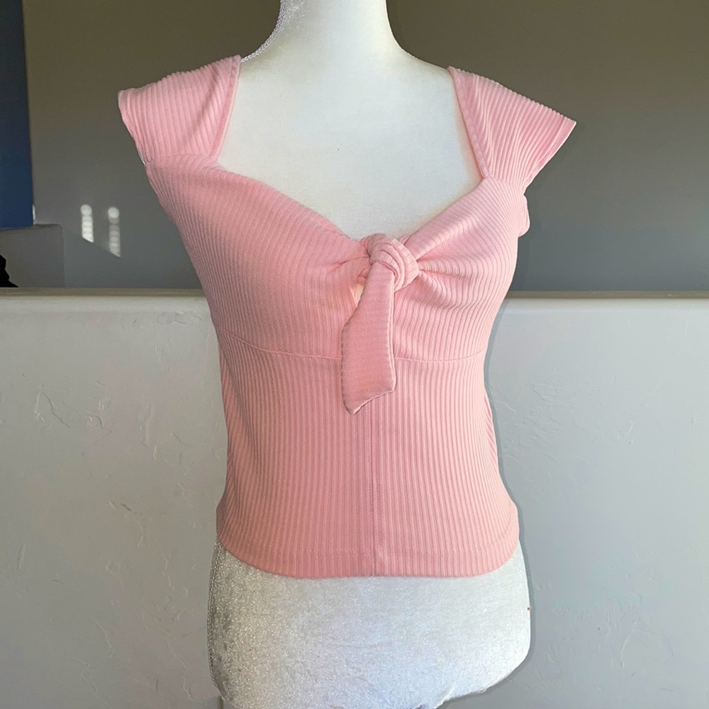 Guess peach color top